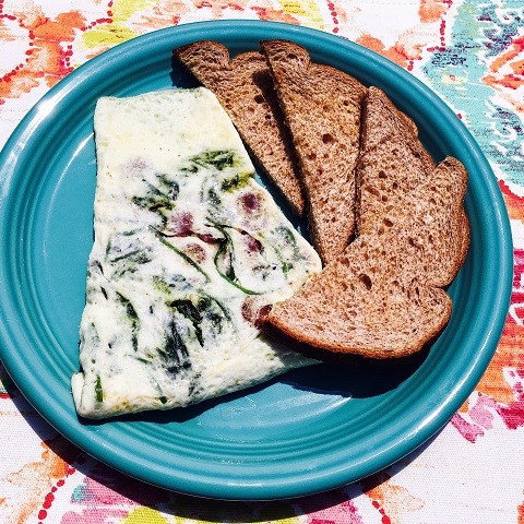 Recipes | Breakfast: Tasty Ostrim and Spinach Omelet